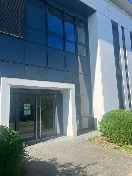 3 Boulevard Jean Moulin, Élancourt for lease - Building Photo - Image 3 of 62