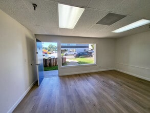 17632 Metzler Ln, Huntington Beach, CA for lease Interior Photo- Image 2 of 5