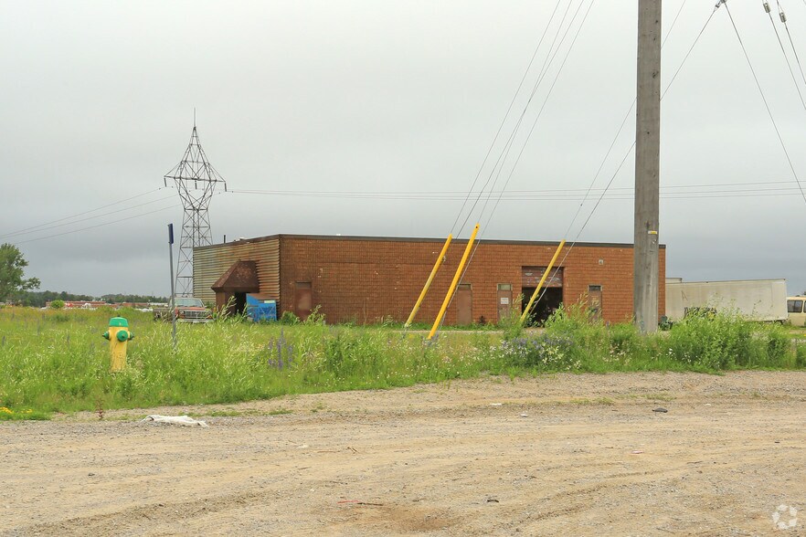 10 Lockhart Rd, Barrie, ON L4N 9A8