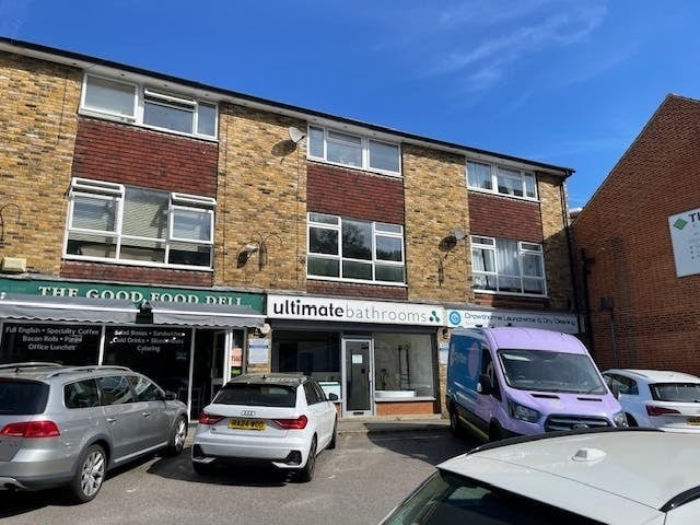 190-196 Dukes Ride, Crowthorne for sale Primary Photo- Image 1 of 1