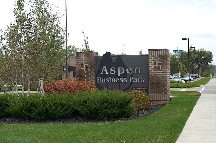 1615 Golden Aspen Dr, Ames, IA for lease - Building Photo - Image 2 of 13