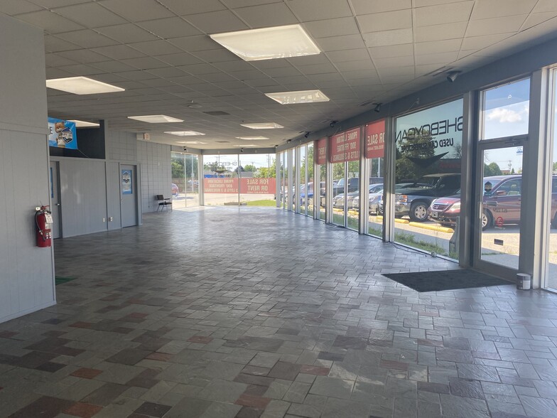 Commercial Property/Redevelopment portfolio of 2 properties for sale on LoopNet.com - Building Photo - Image 3 of 17