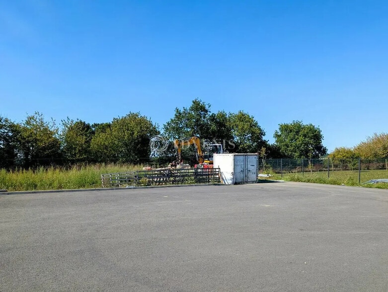 Flex in Taden for lease - Construction Photo - Image 3 of 12