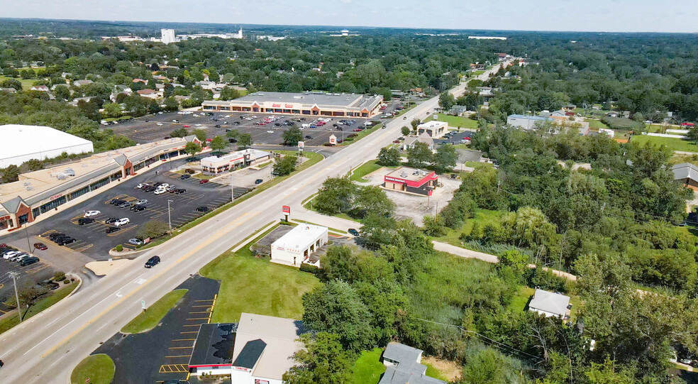 919 N Green Bay Rd, Waukegan, IL for sale - Building Photo - Image 1 of 7