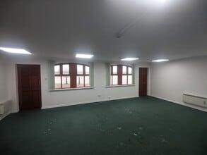 South Pier Rd, Ellesmere Port for lease Interior Photo- Image 2 of 4