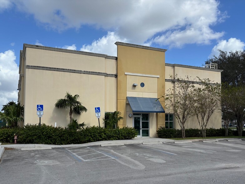 10380 W State Road 84, Davie, FL for lease - Building Photo - Image 1 of 17