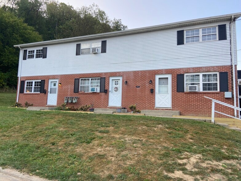 305 Main St, Bellville, OH for sale - Building Photo - Image 1 of 11