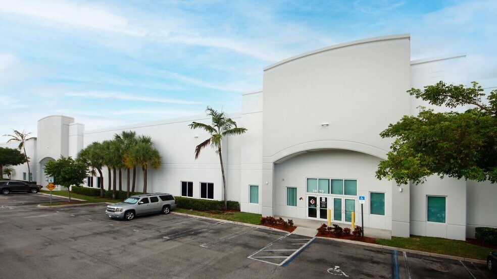 3500 SW 20th St, Pembroke Park, FL for lease - Primary Photo - Image 1 of 18