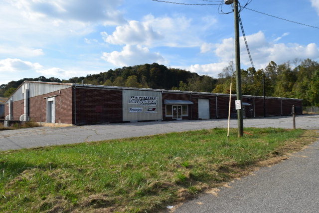 1137 River Rd, North Wilkesboro, NC for sale - Primary Photo - Image 1 of 1