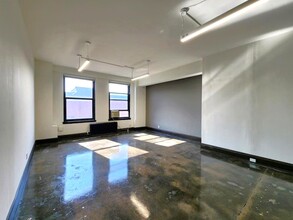 275 4th St E, Saint Paul, MN for lease Building Photo- Image 2 of 6