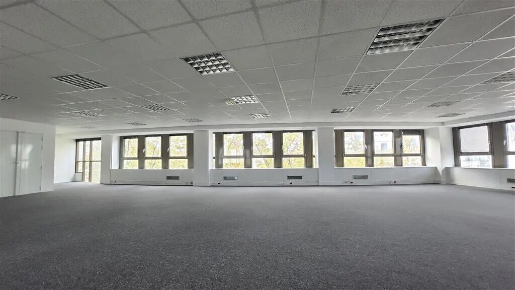 Location Bureaux 204 m² - Photo 1