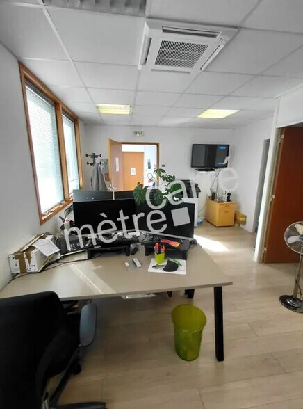 Flex in La Chapelle-sur-Erdre for sale - Interior Photo - Image 3 of 8