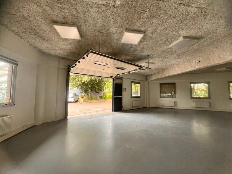 56 Rue Du Port, Nanterre for lease - Building Photo - Image 1 of 5