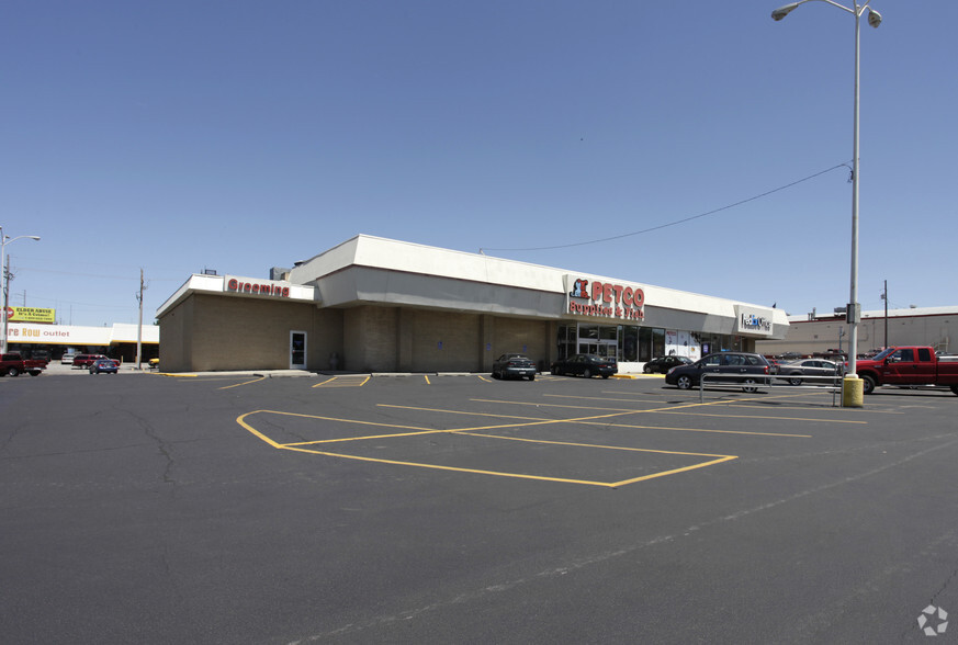 7110 Dodge St, Omaha, NE for lease - Building Photo - Image 3 of 3