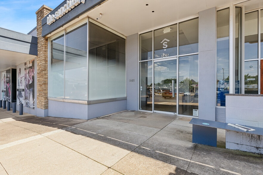 3409-3437 W 7th St, Fort Worth, TX for lease - Building Photo - Image 2 of 22
