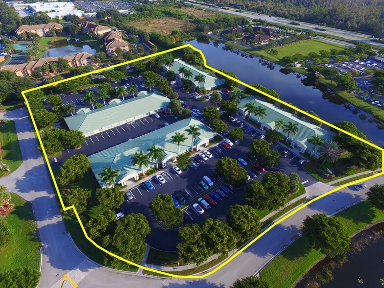 6801 Palisades Park Ct, Fort Myers, FL for lease - Building Photo - Image 2 of 10
