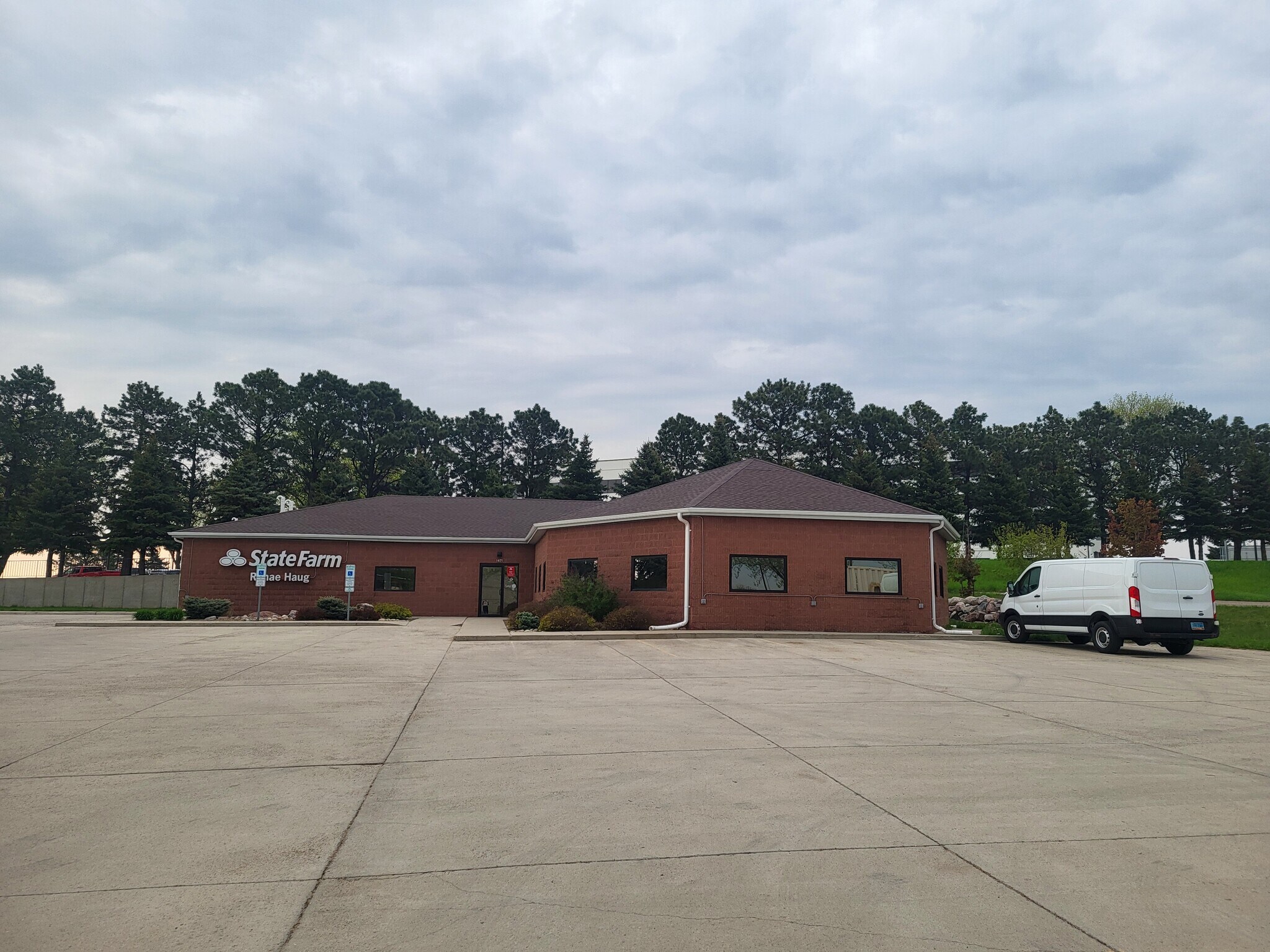 1471 Interstate Loop, Bismarck, ND for sale Building Photo- Image 1 of 1