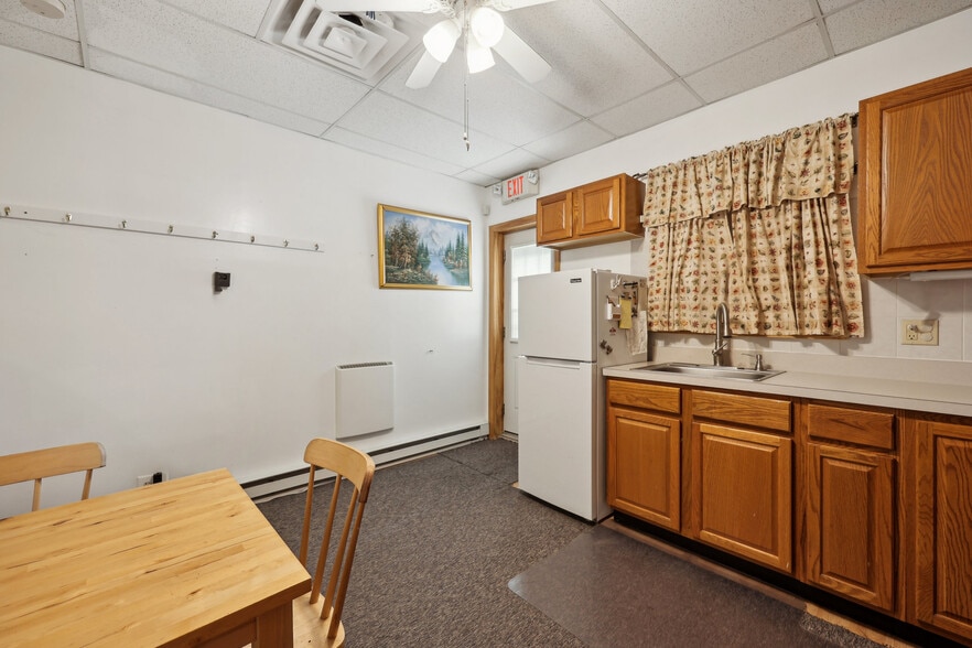 266 Palisade Ave, Cliffside Park, NJ for sale - Interior Photo - Image 3 of 18