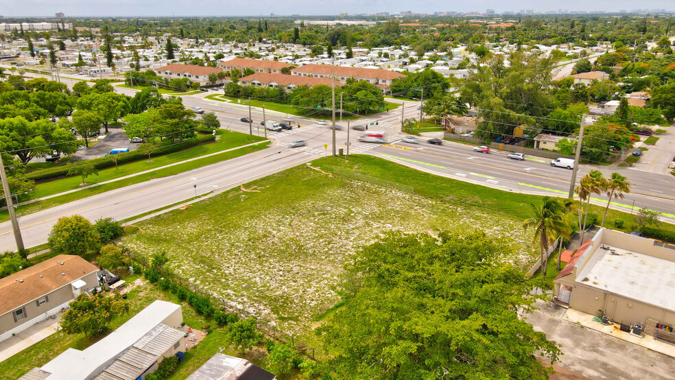 271 NE 48th St, Deerfield Beach, FL for lease - Building Photo - Image 3 of 6