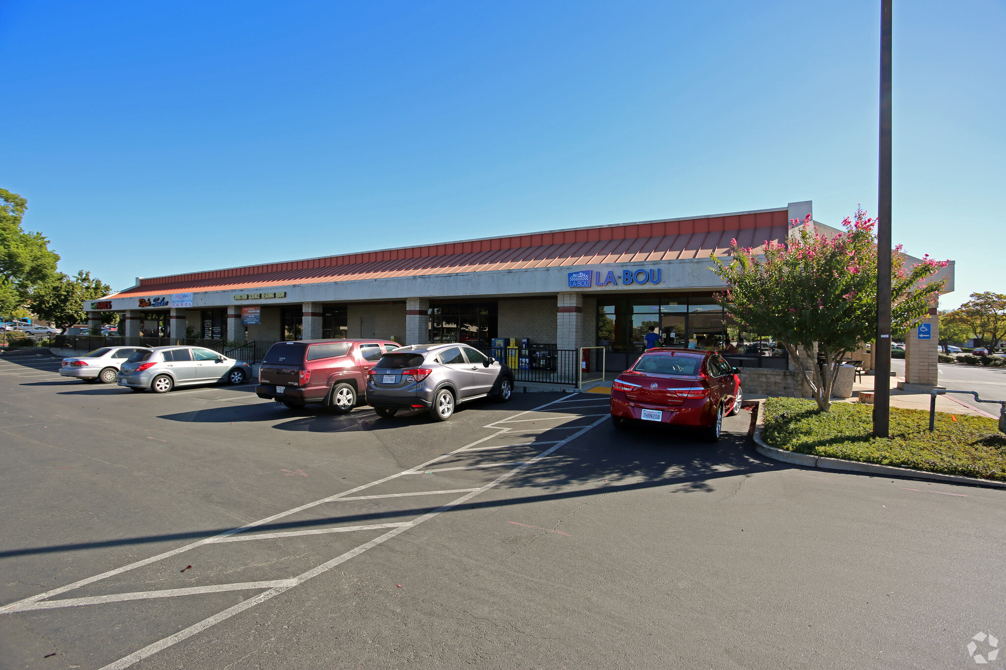 1730 Santa Clara Dr, Roseville, CA for lease Primary Photo- Image 1 of 12