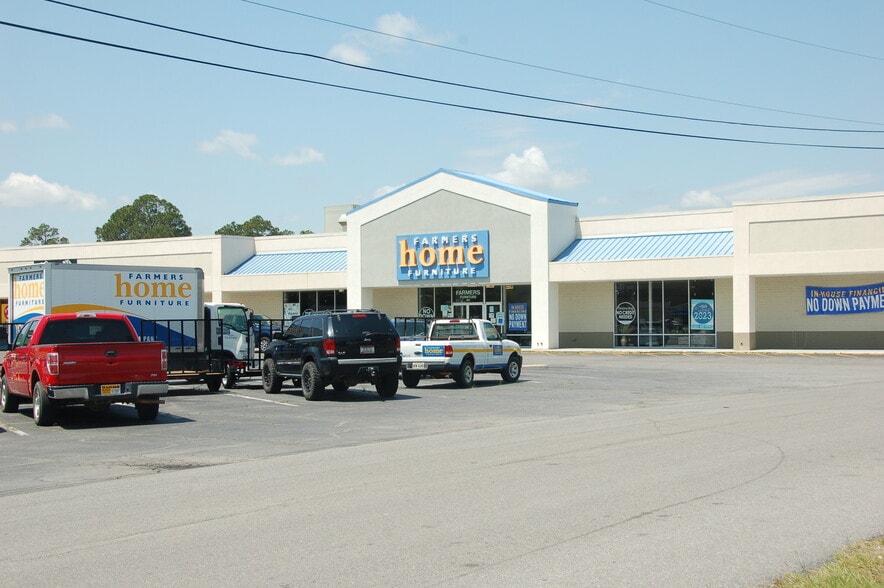 805-831 Peterson Ave N, Douglas, GA for lease - Building Photo - Image 3 of 10
