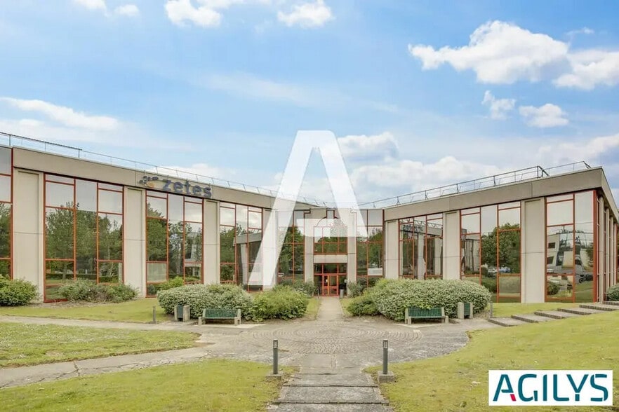 Flex in Antony for lease - Building Photo - Image 2 of 8