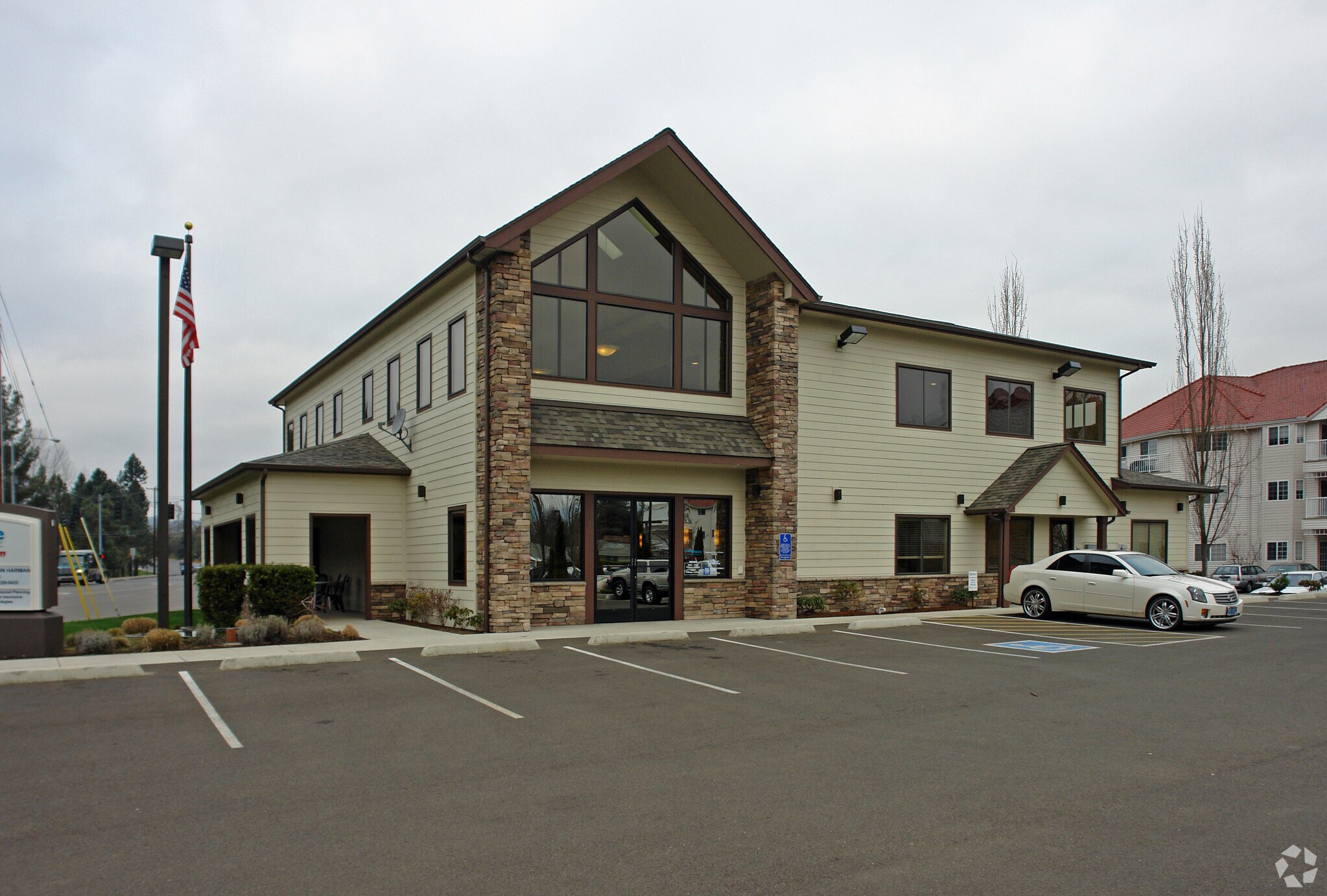 2000 W Harvard Ave, Roseburg, OR for sale Primary Photo- Image 1 of 1