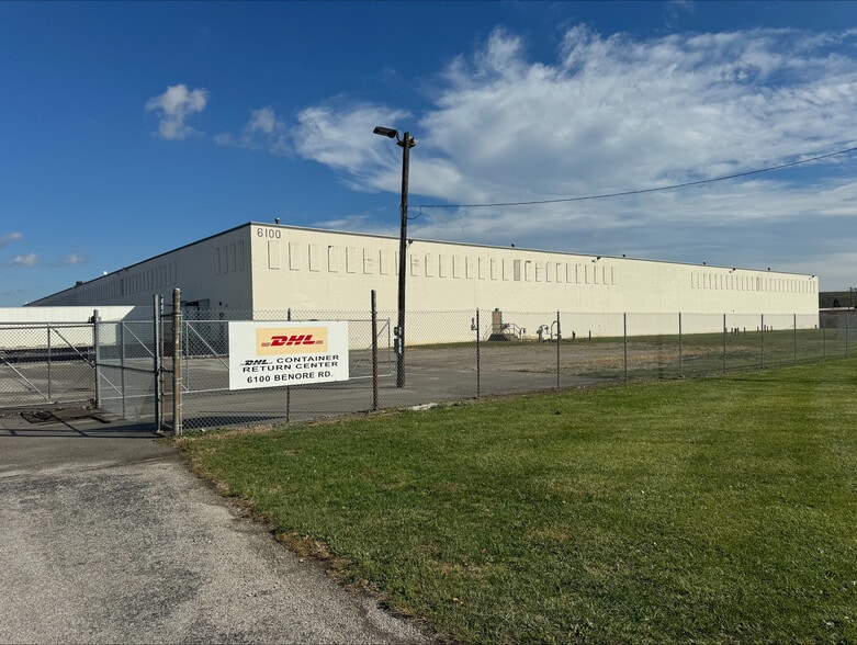 6100-6102 Benore Rd, Toledo, OH for lease - Building Photo - Image 2 of 4