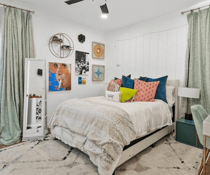 3517 Mission St, Fort Worth, TX for sale - Interior Photo - Image 2 of 11