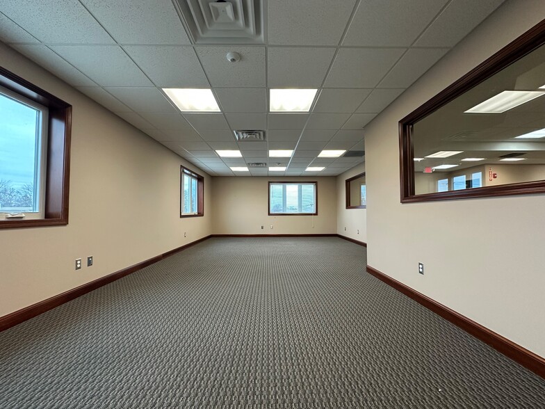 1221 Hartzell St, New Haven, IN for lease - Building Photo - Image 3 of 11