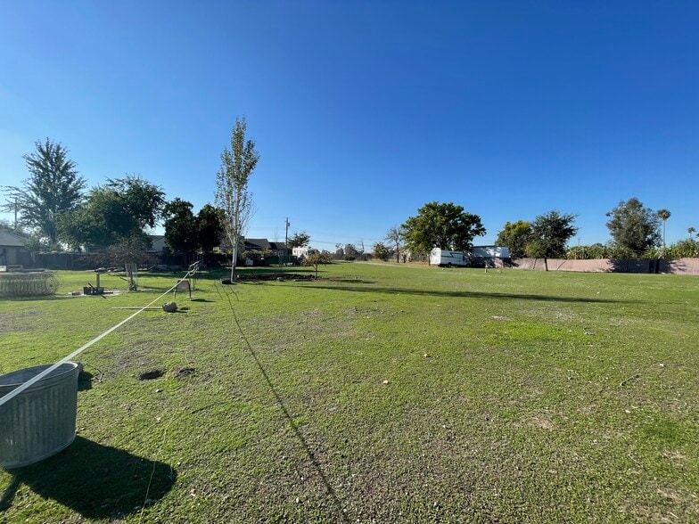 1517-1521 Grace Ave, Sacramento, CA for sale - Building Photo - Image 2 of 3