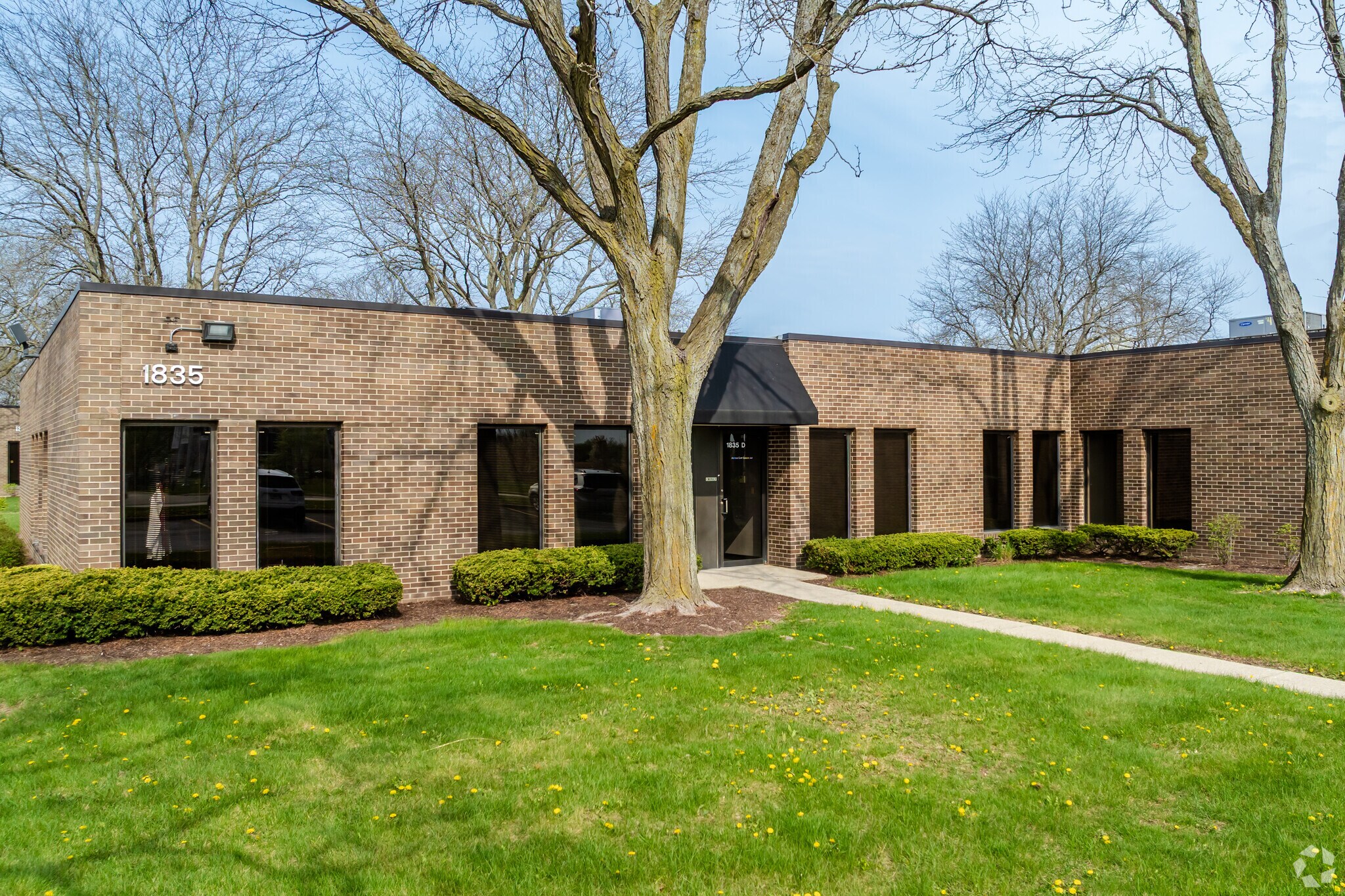 1835 Rohlwing Rd, Rolling Meadows, IL for sale Primary Photo- Image 1 of 1