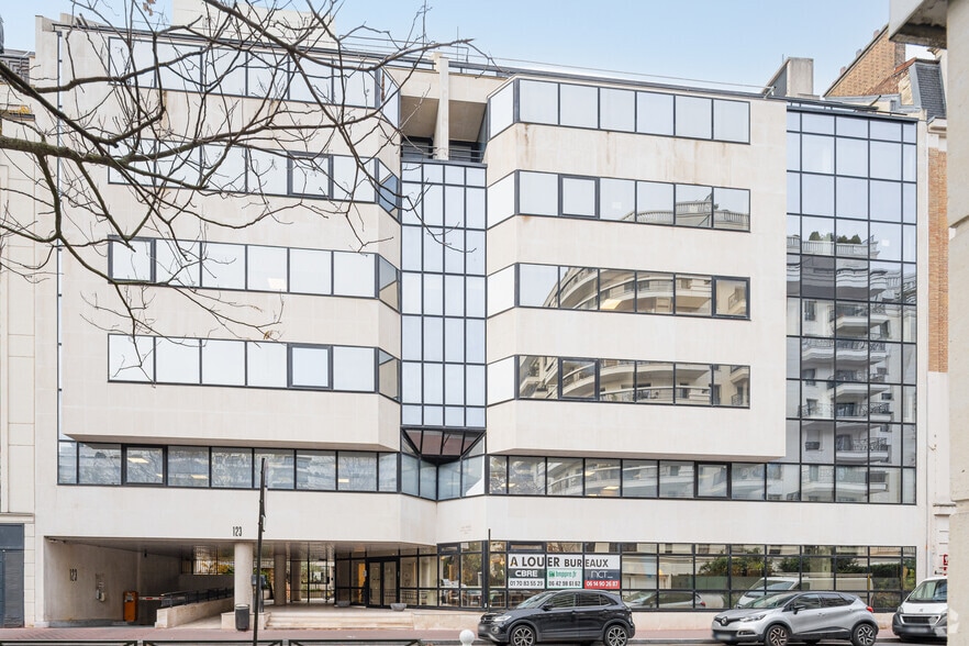 121-125 Rue Jules Guesde, Levallois-Perret for lease - Primary Photo - Image 1 of 3