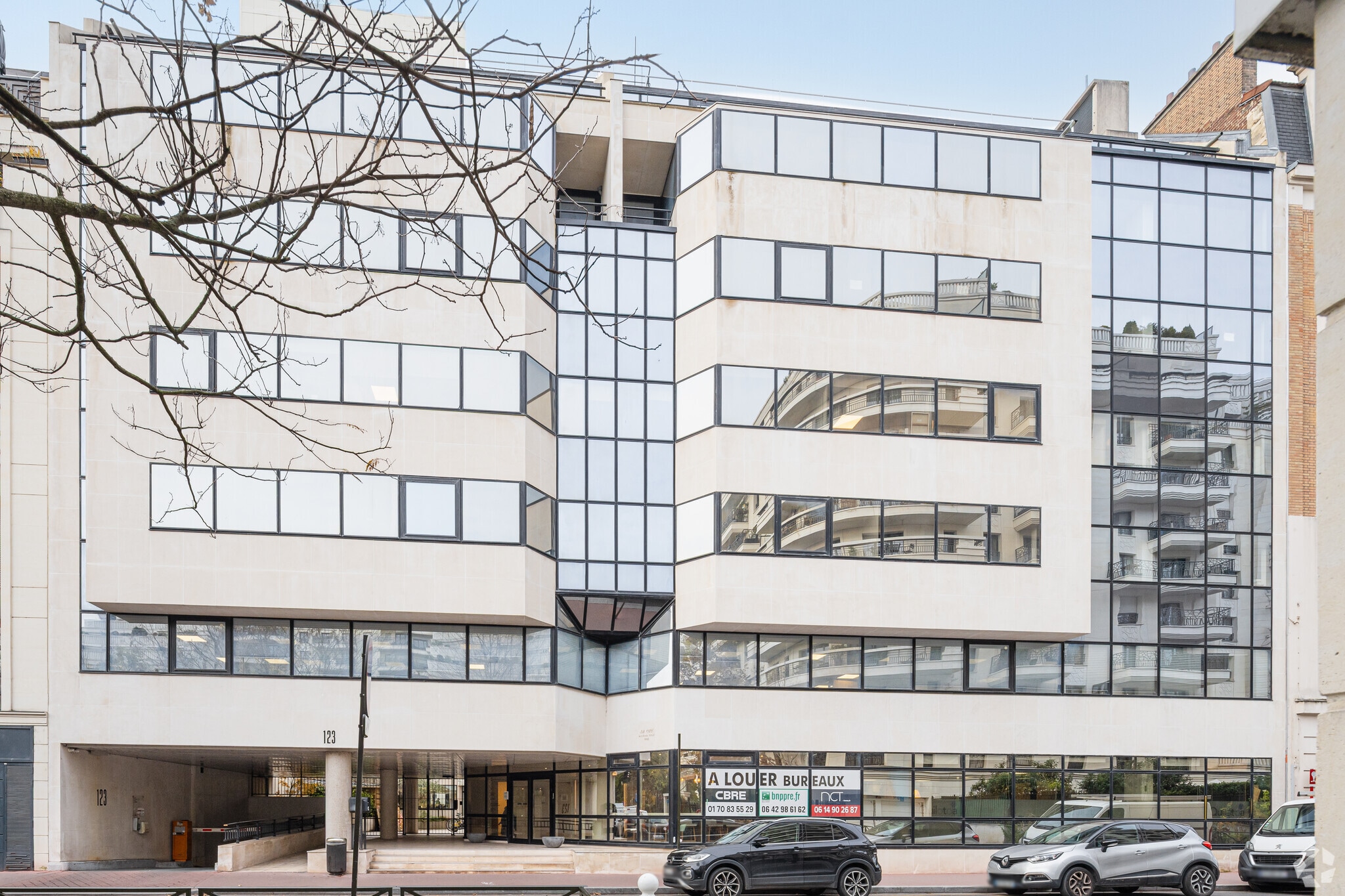 121-125 Rue Jules Guesde, Levallois-Perret for lease Primary Photo- Image 1 of 4