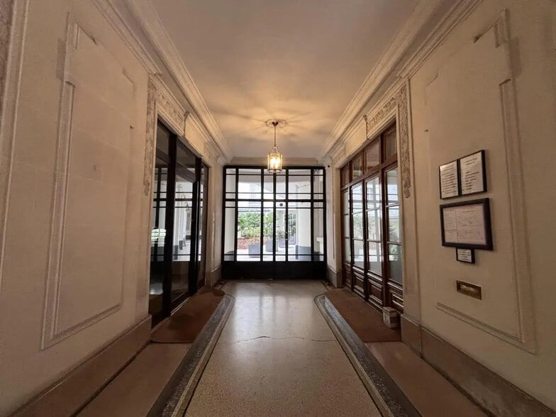 46 Avenue Des Ternes, Paris for lease - Building Photo - Image 2 of 13