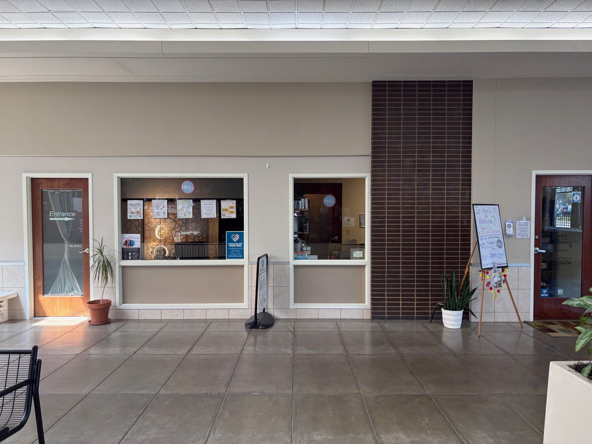 100 Lincoln Sq, Urbana, IL for lease Interior Photo- Image 1 of 12