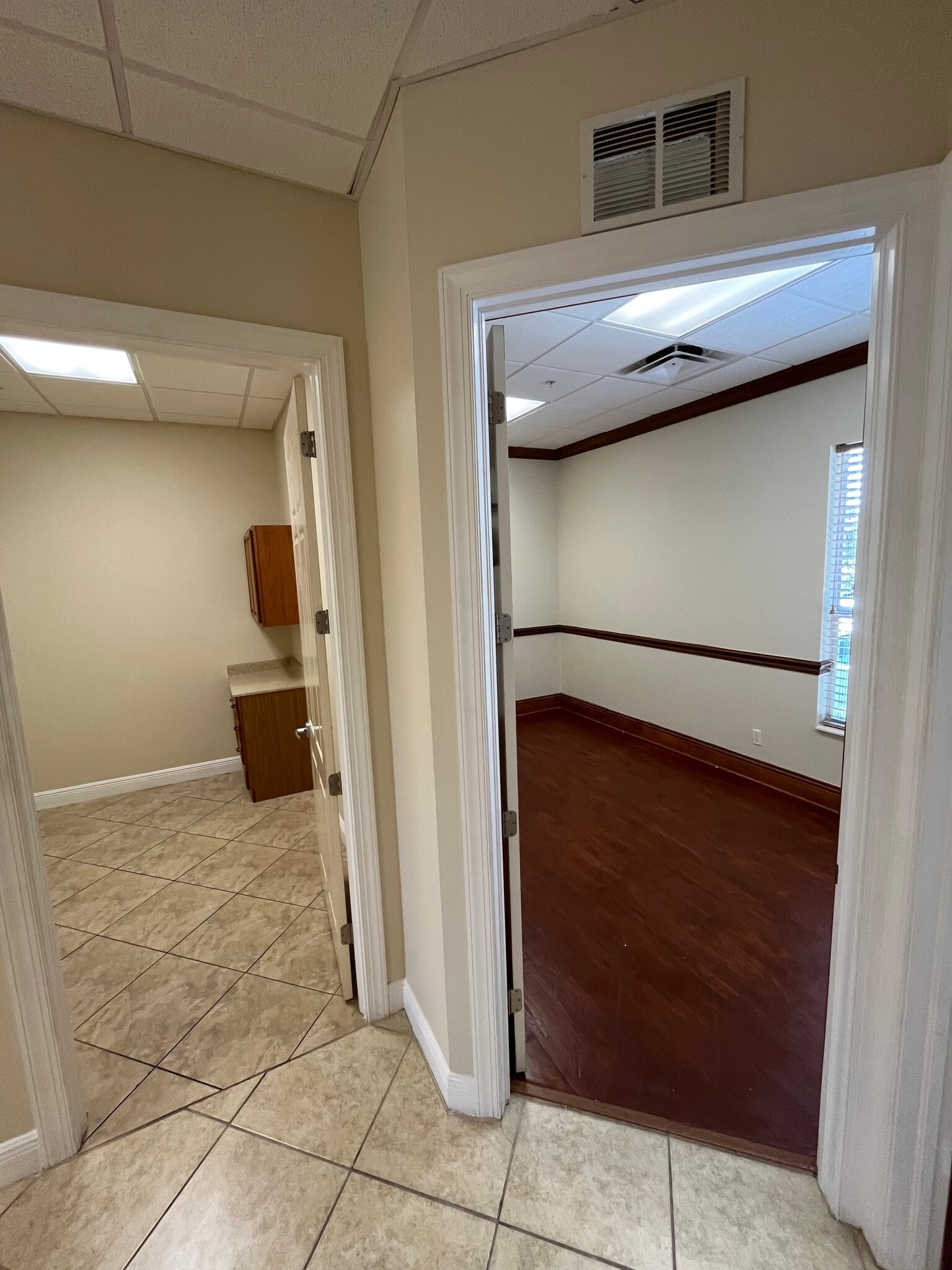 2800 Davis Blvd, Naples, FL for lease Building Photo- Image 1 of 9