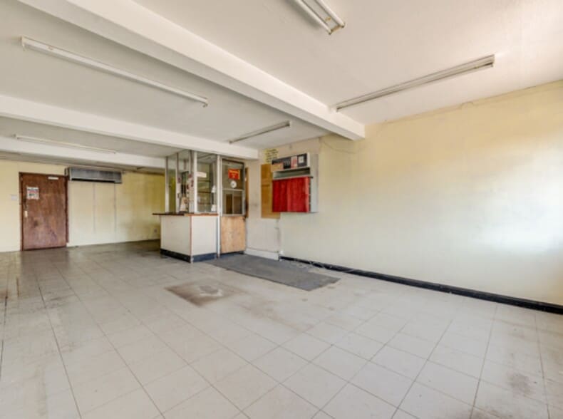 Broad Rd, Bosham for sale - Interior Photo - Image 3 of 3