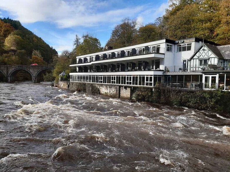 Berwyn Rd, Llangollen for sale - Primary Photo - Image 1 of 15