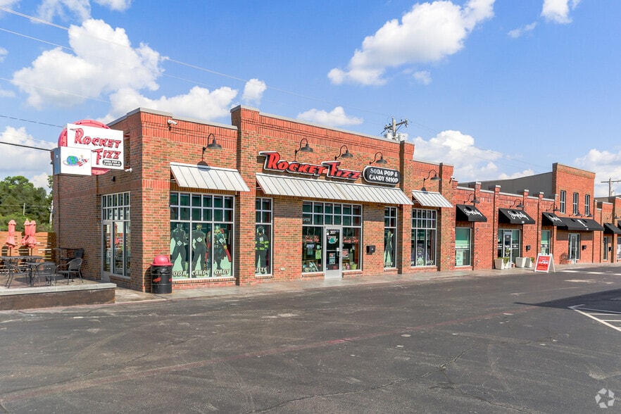 303 S Main St, Broken Arrow, OK for sale - Building Photo - Image 3 of 10