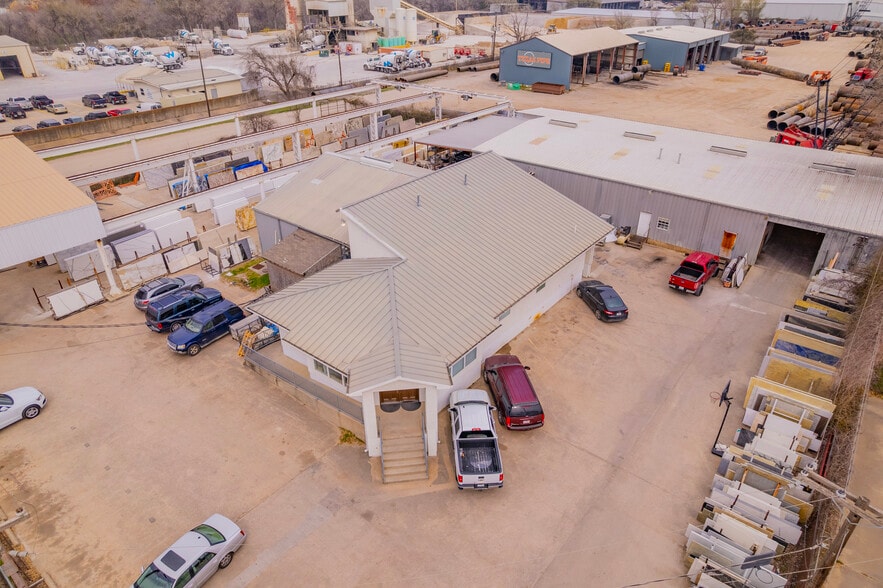 10582 Spangler Rd, Dallas, TX for sale - Building Photo - Image 2 of 30