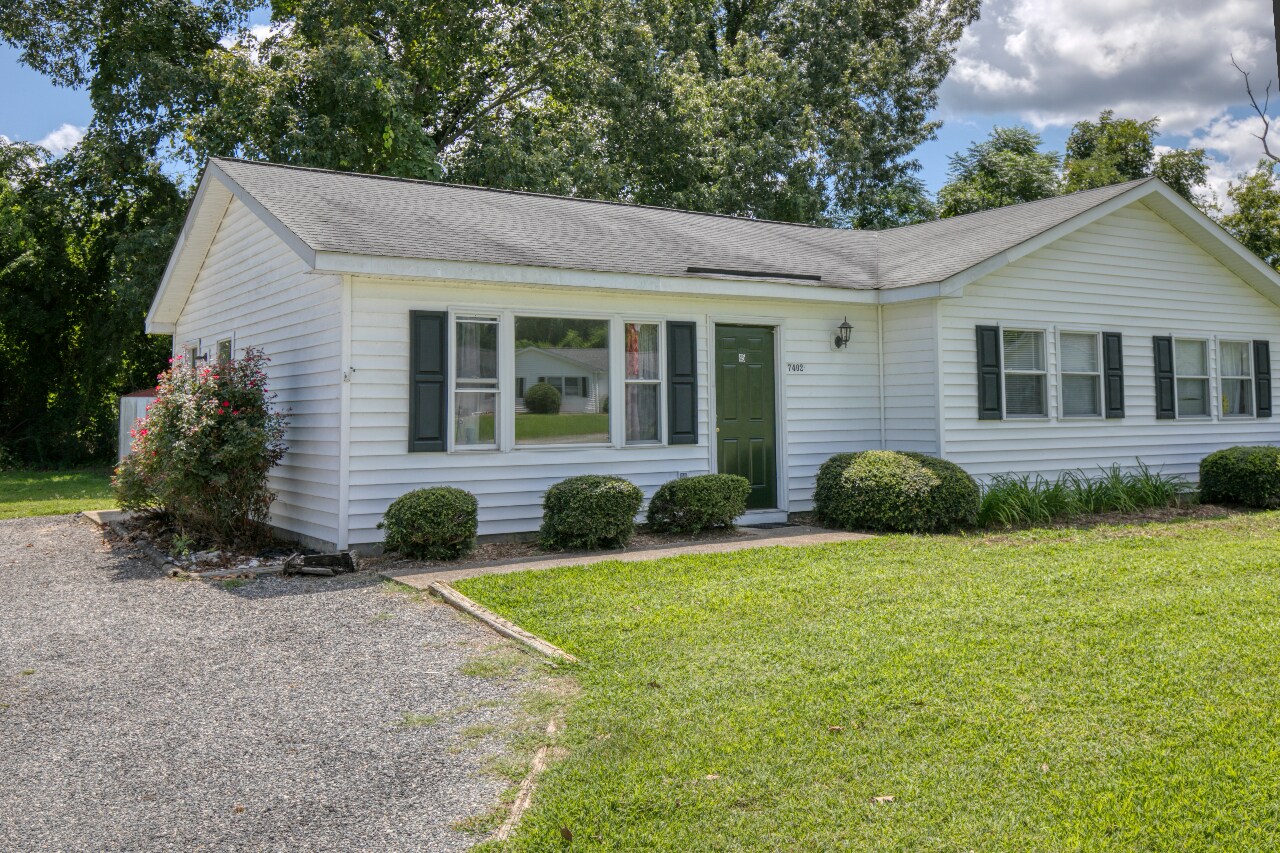 7626 Bellehaven Dr, Gloucester Point, VA 23062 Jordan Property