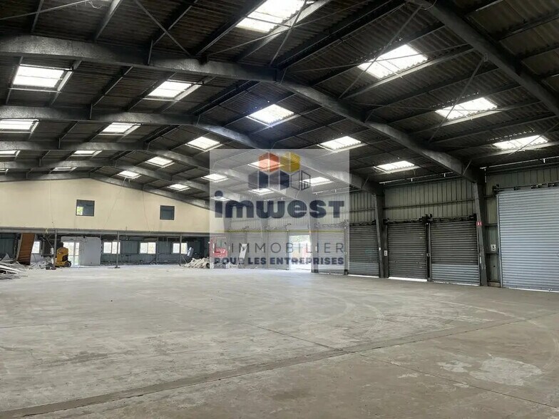 Flex in for lease - Building Photo - Image 2 of 9