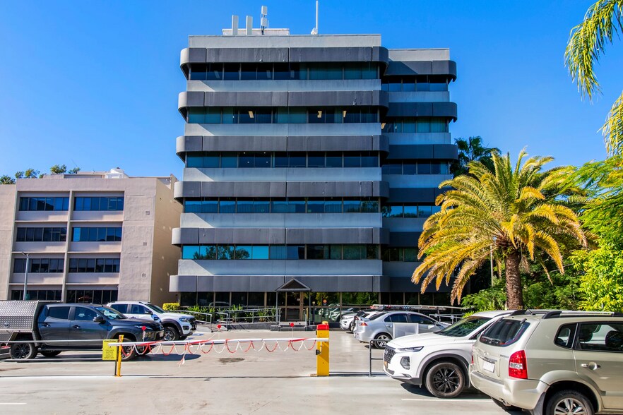 142 Bundall Rd, Bundall for lease - Building Photo - Image 2 of 3