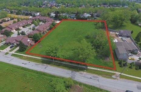 2700 Mewburn Rd, Niagara Falls, ON for sale Primary Photo- Image 1 of 1