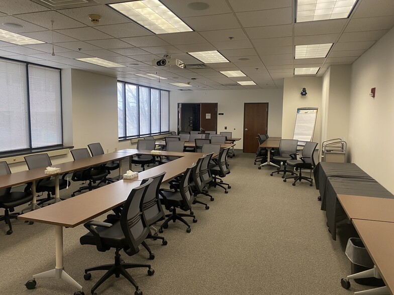 101 W 3rd St, Williamsport, PA for lease - Interior Photo - Image 2 of 9