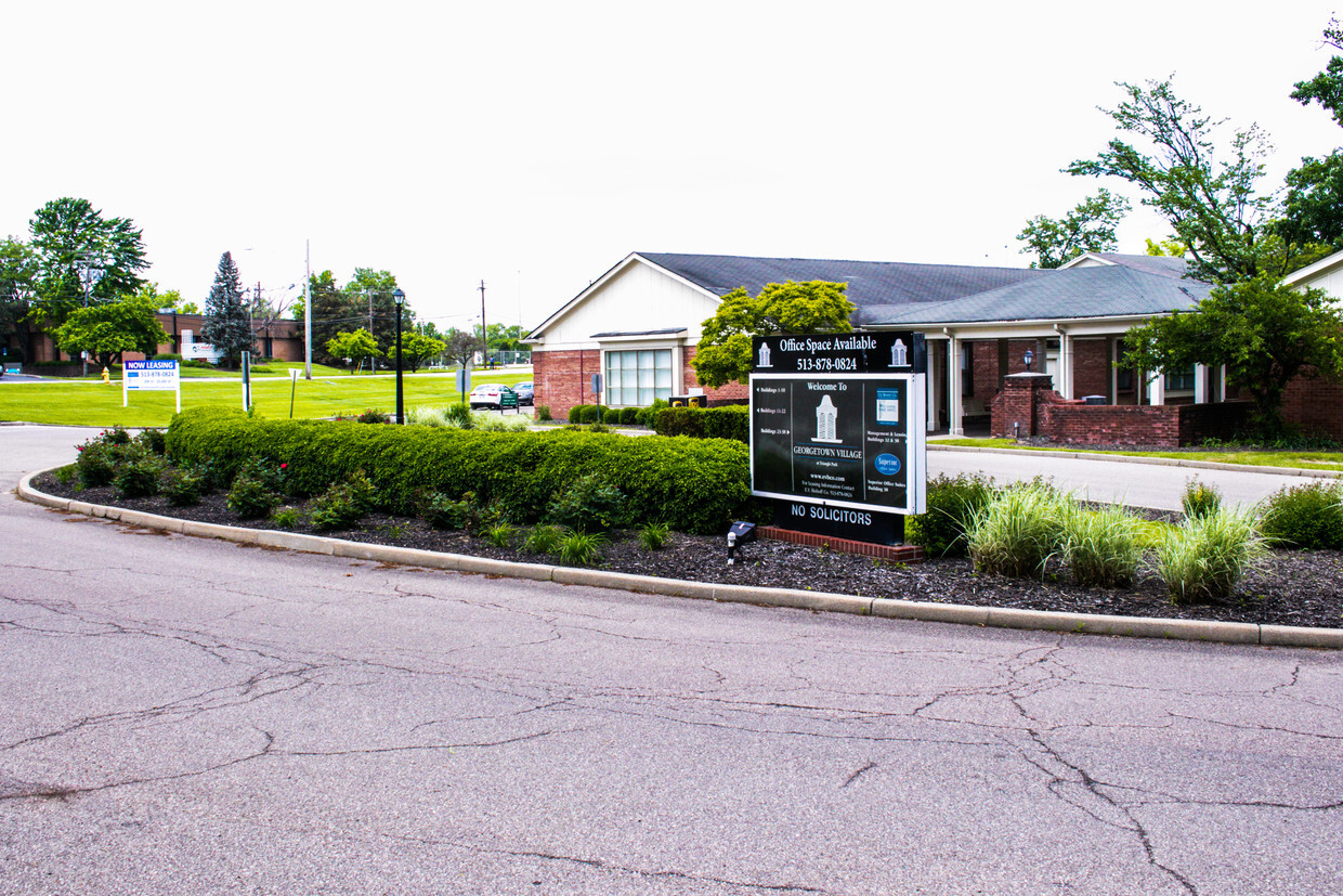 34-38 Triangle Park Dr, Cincinnati, OH for lease Building Photo- Image 1 of 10