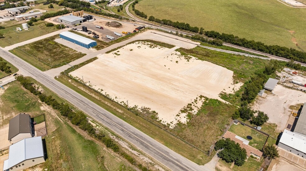 14100 N Highway 171, Cresson, TX for lease - Building Photo - Image 2 of 25