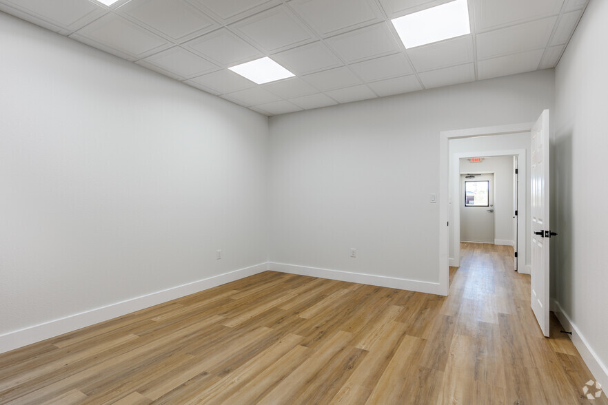 14333 FM 121, Van Alstyne, TX for lease - Interior Photo - Image 3 of 14