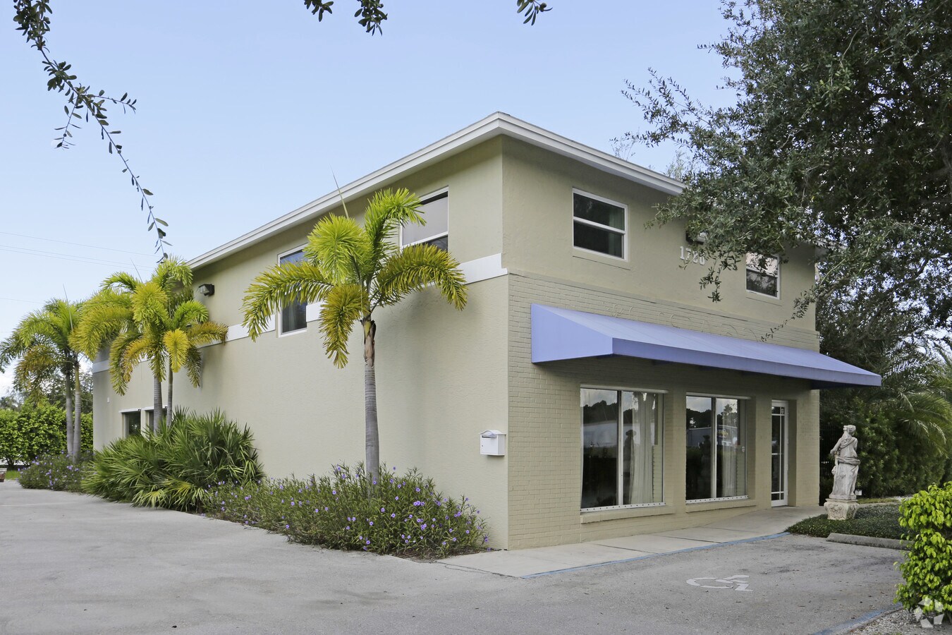 1780 Commercial Dr Naples Fl 34112 Officeretail For Lease Loopnet Com